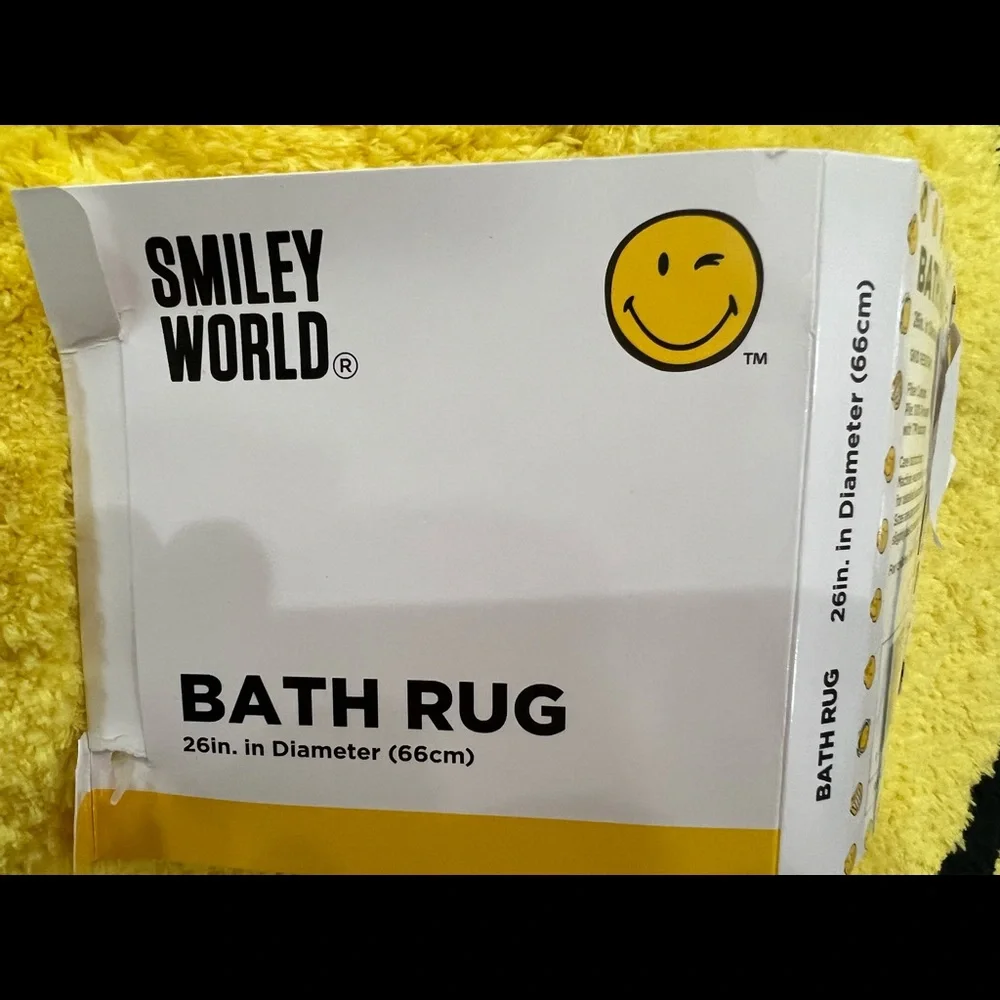 NWT Smiley World 26”Diameter Smiley Face Bath Rug